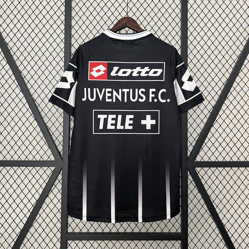 Juventus - Retro - 00/01 - Casa