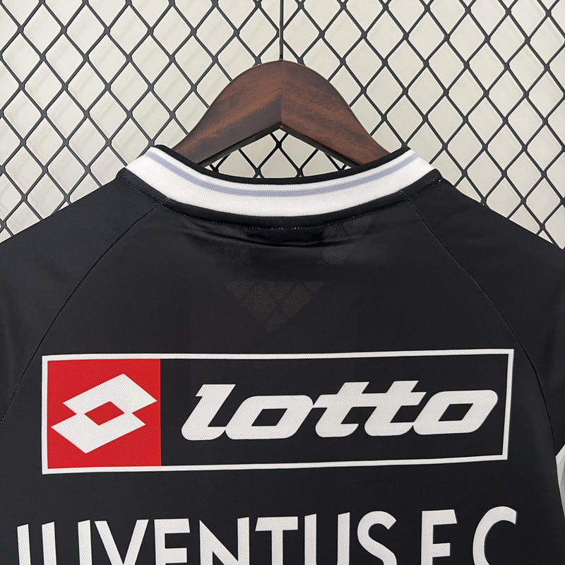 Juventus - Retro - 00/01 - Casa